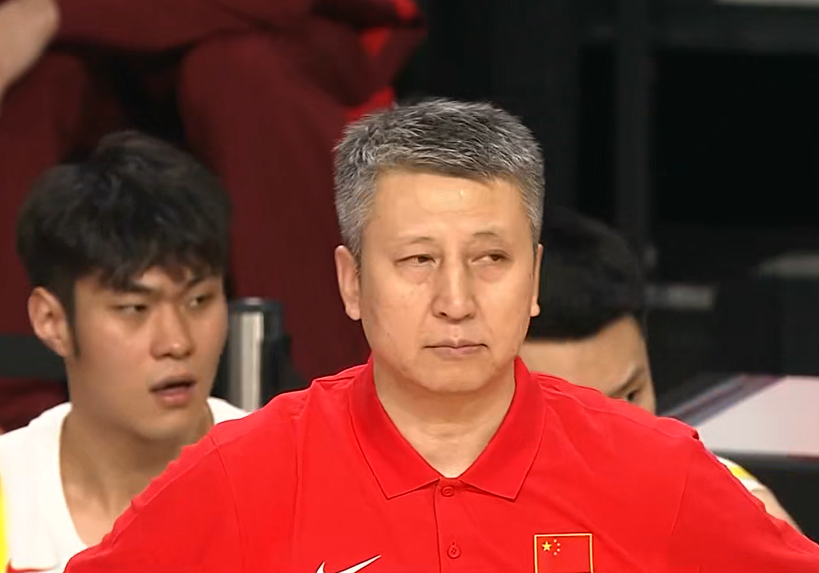 华体会官网-压力山大!男篮2连胜,更衣室有1人在哭泣,郭士强前来安慰