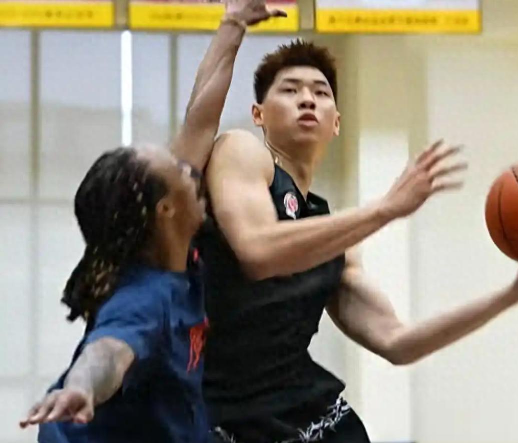 华体会官网-CBA广东VS新疆，崔永熙徐杰有望合体，杜锋率豪华阵容冲开门红