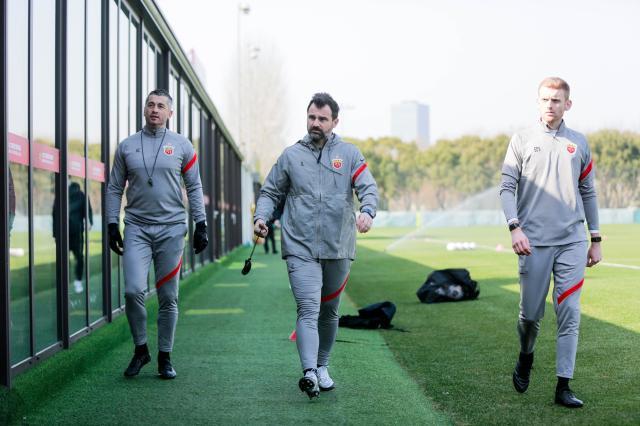 华体会官网-莱科“上岗”初印象：被赞像博阿斯 大嗓门一板一眼